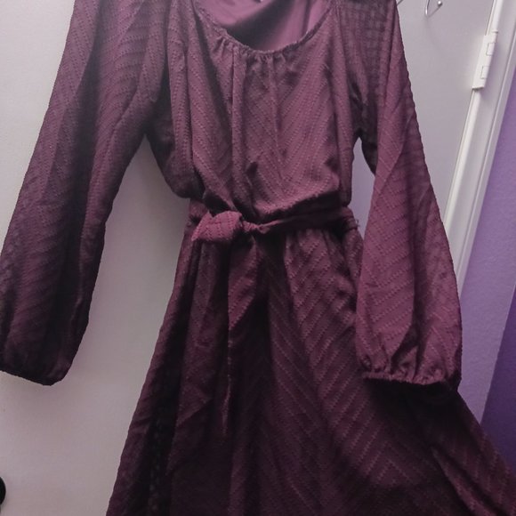 Dress - Picture 2 of 2